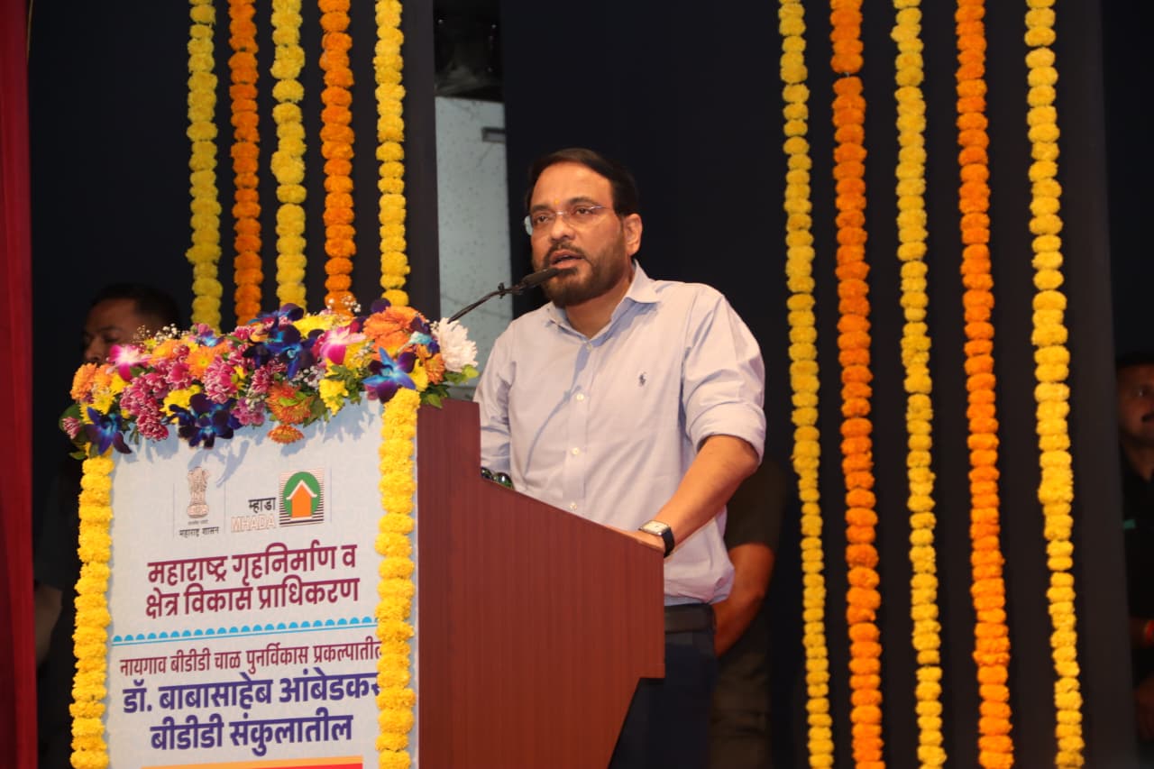 MHADA Hands Over 864 Flats to Tenants Under Naigaon BDD Chawl Redevelopment Project